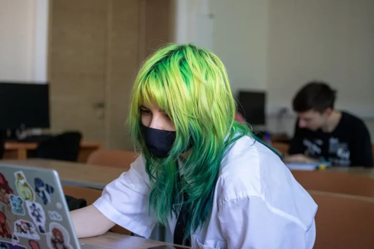 Best fashion school rankings for Different Face Shapes