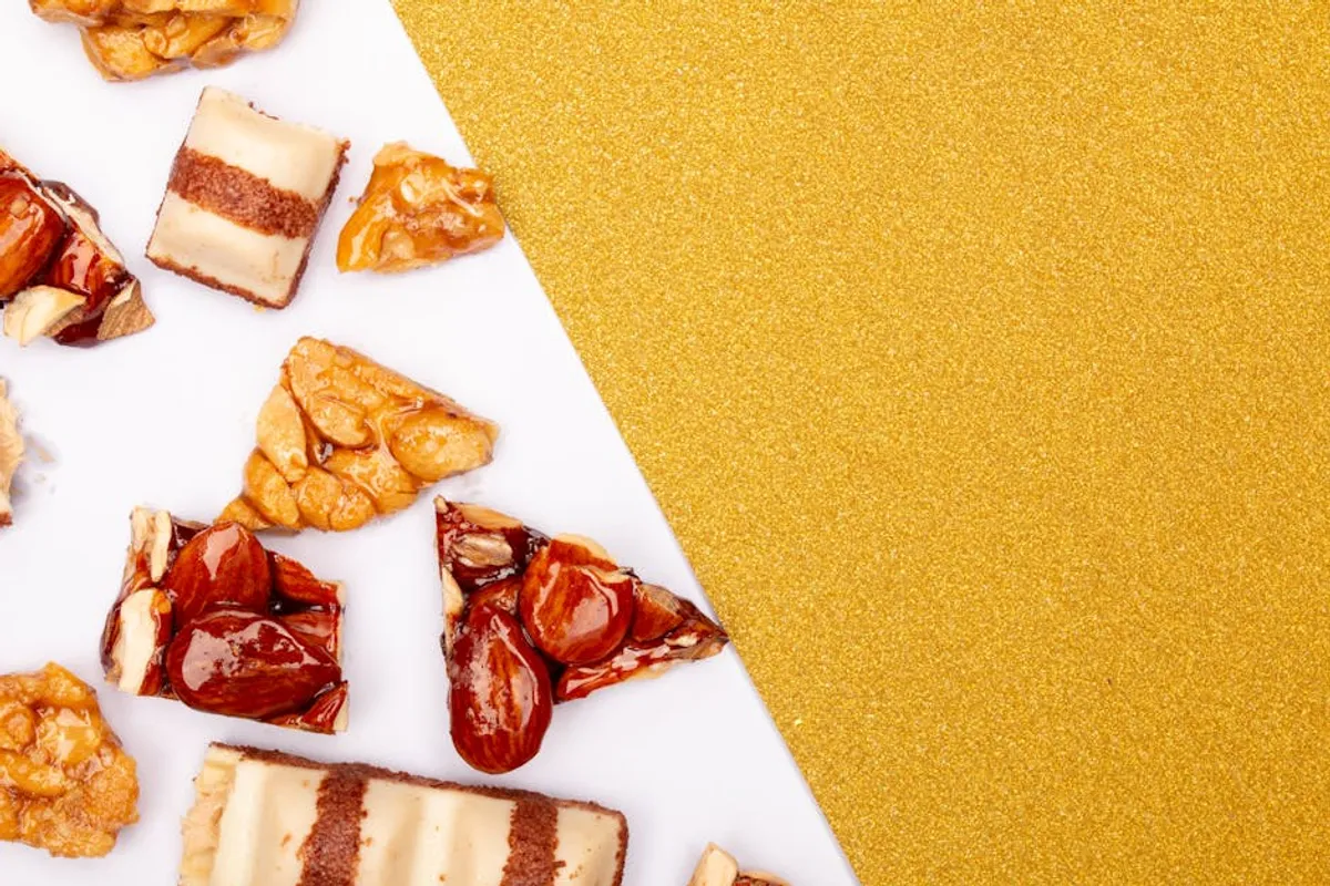Caramel Honey Highlights: Best Ideas for wedding guests