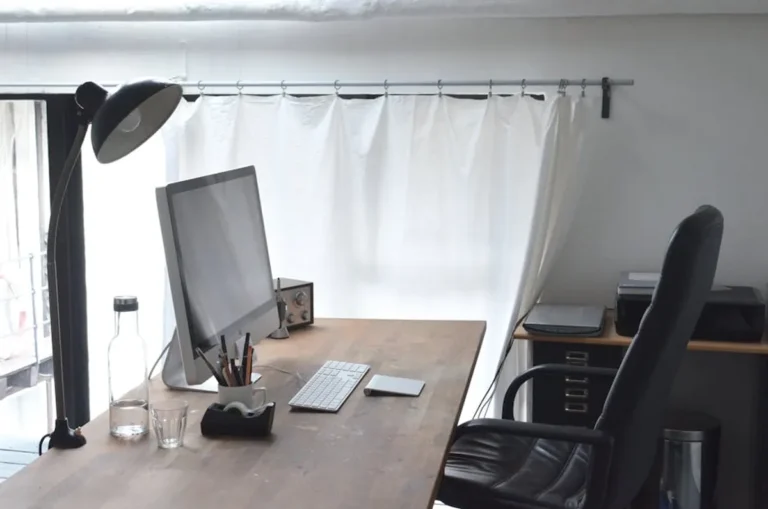 How to Style curtain bangs Without Overthinking It